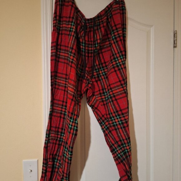 Wondershop Red Plaid Flannel Pajama Set - Picture 7 of 11